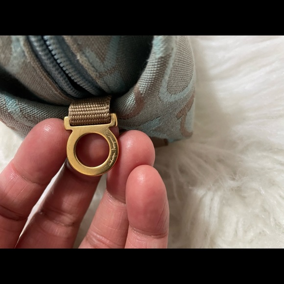 Authentic SALVATORE FERRAGAMO pouch🌸🦋 - Picture 9 of 11